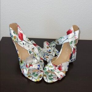 Sale! ☄️New! Aerosoles Heelrest Floral Women's Shoes Size 5